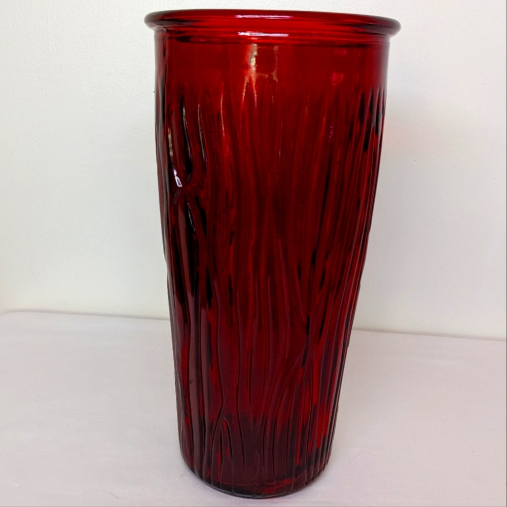 Anchor Hocking Tall Red Vase Bark Texture